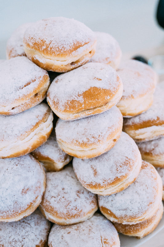 Die Süße Geschichte der Krapfen: Traditionen und Verlockungen